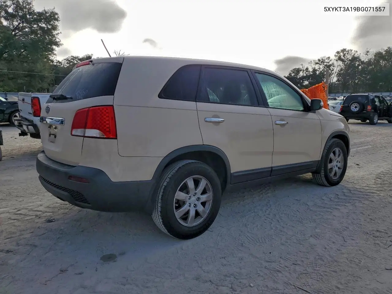 5XYKT3A19BG071557 2011 Kia Sorento Base