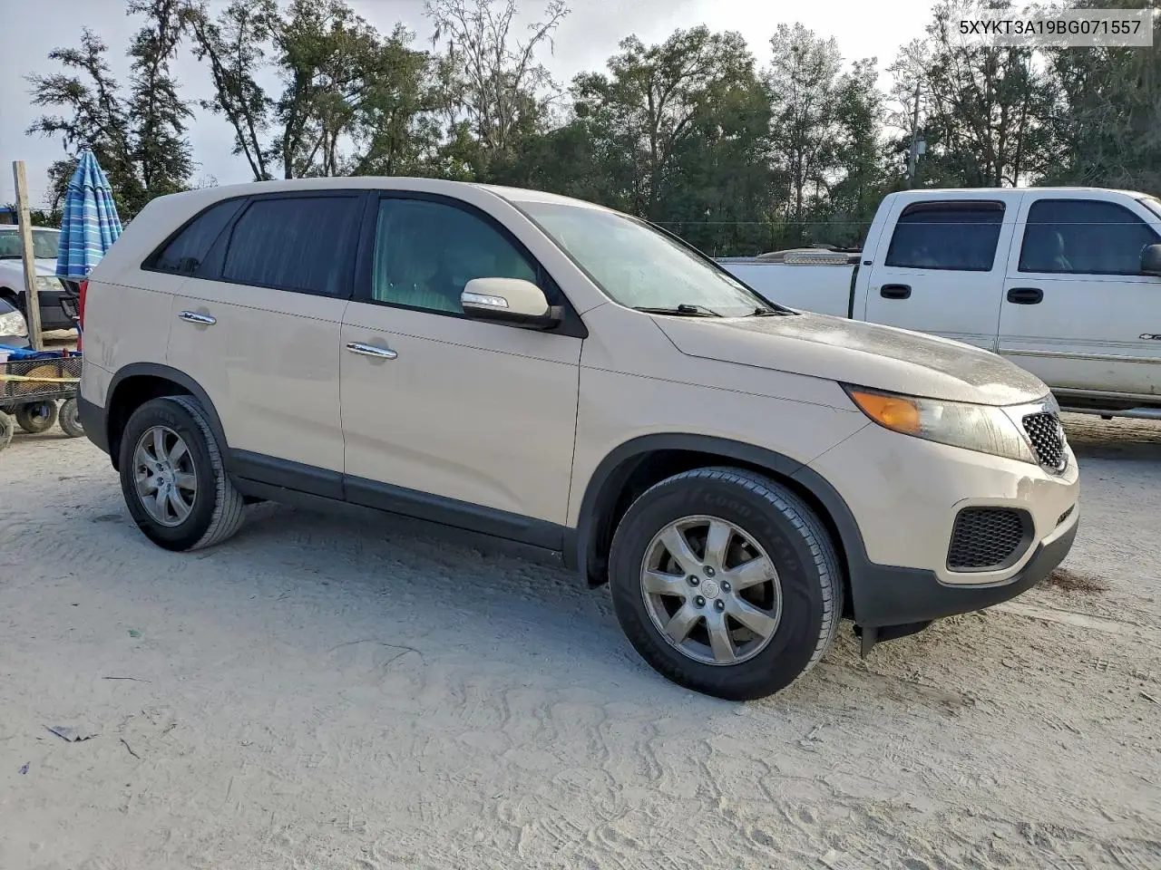 5XYKT3A19BG071557 2011 Kia Sorento Base