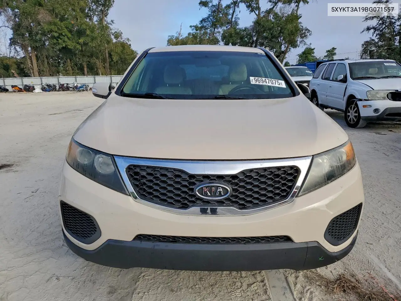 5XYKT3A19BG071557 2011 Kia Sorento Base