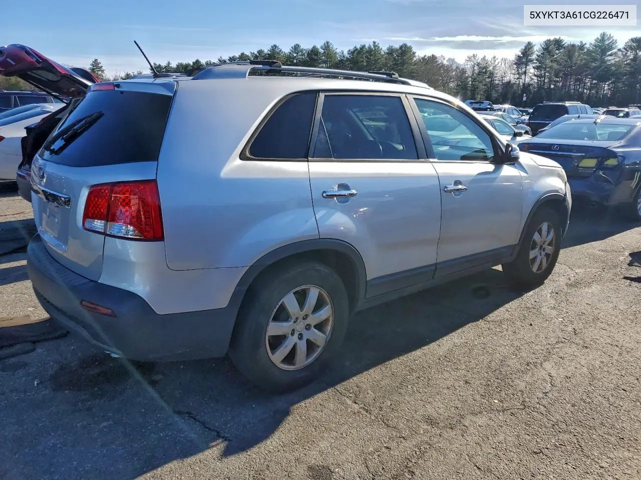 5XYKT3A61CG226471 2012 Kia Sorento Base
