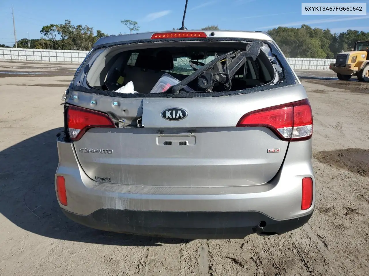 5XYKT3A67FG660642 2015 Kia Sorento Lx