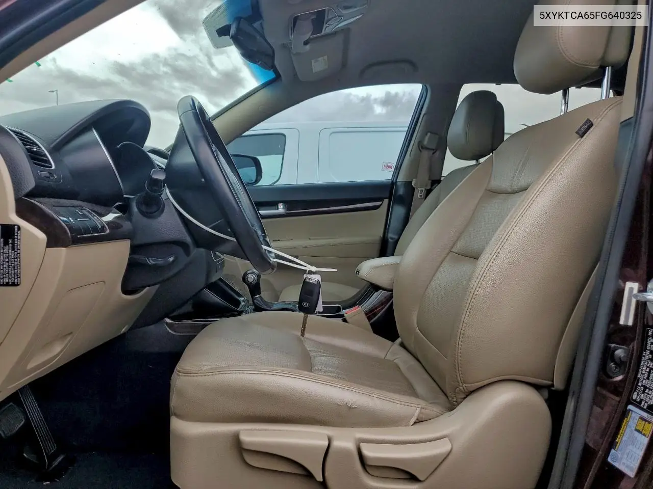 5XYKTCA65FG640325 2015 Kia Sorento Lx