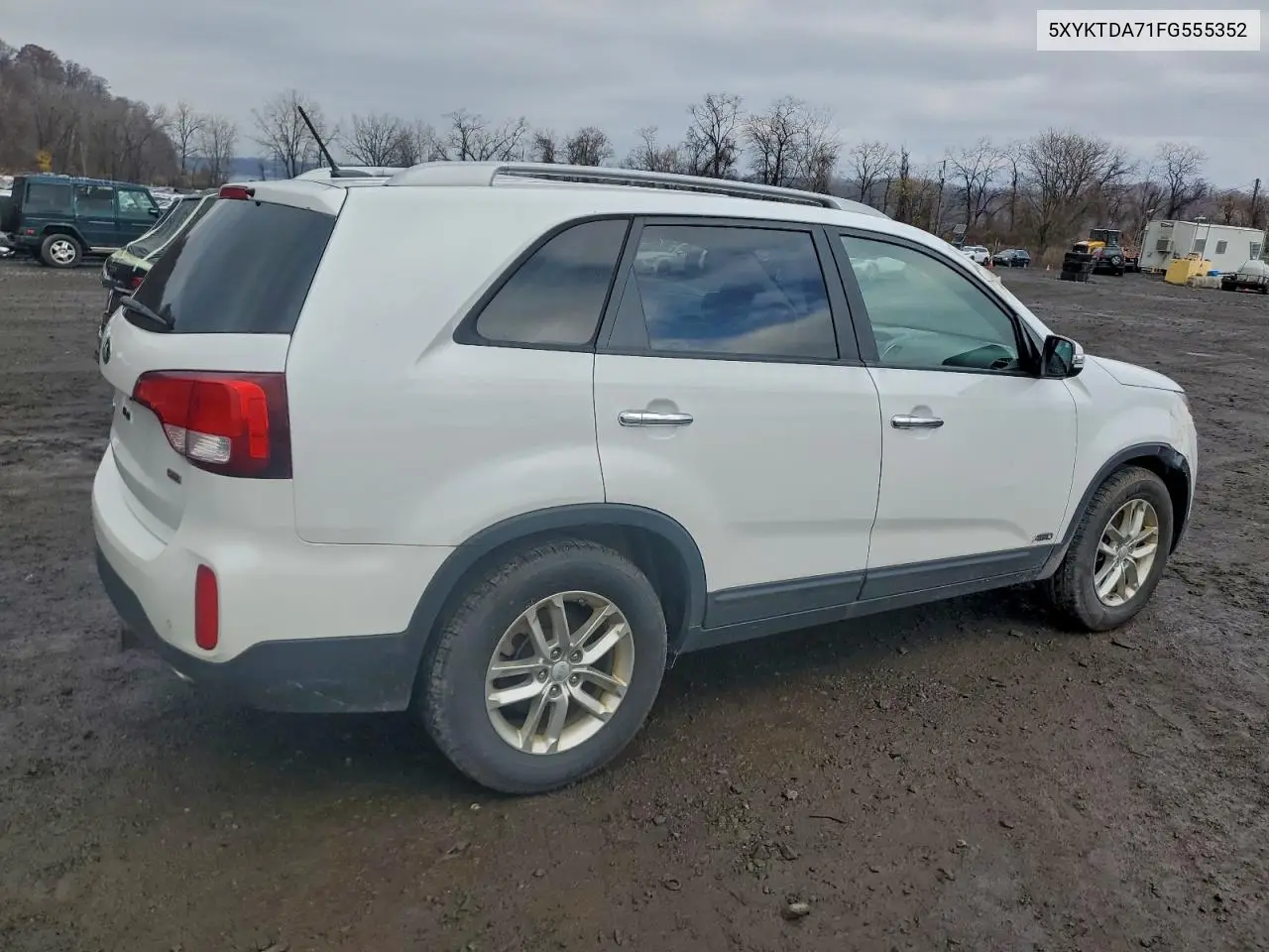 5XYKTDA71FG555352 2015 Kia Sorento Lx