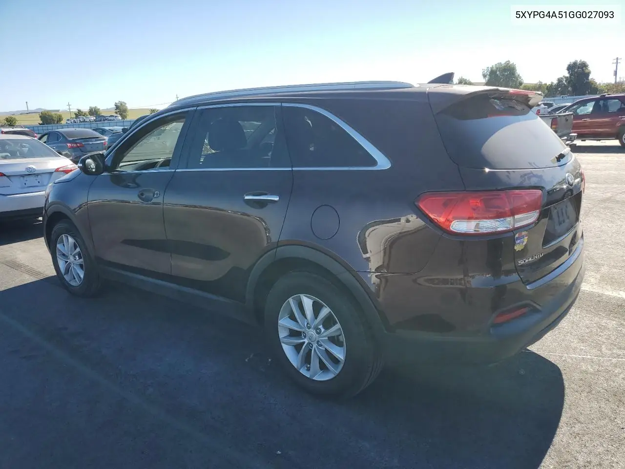 5XYPG4A51GG027093 2016 Kia Sorento Lx