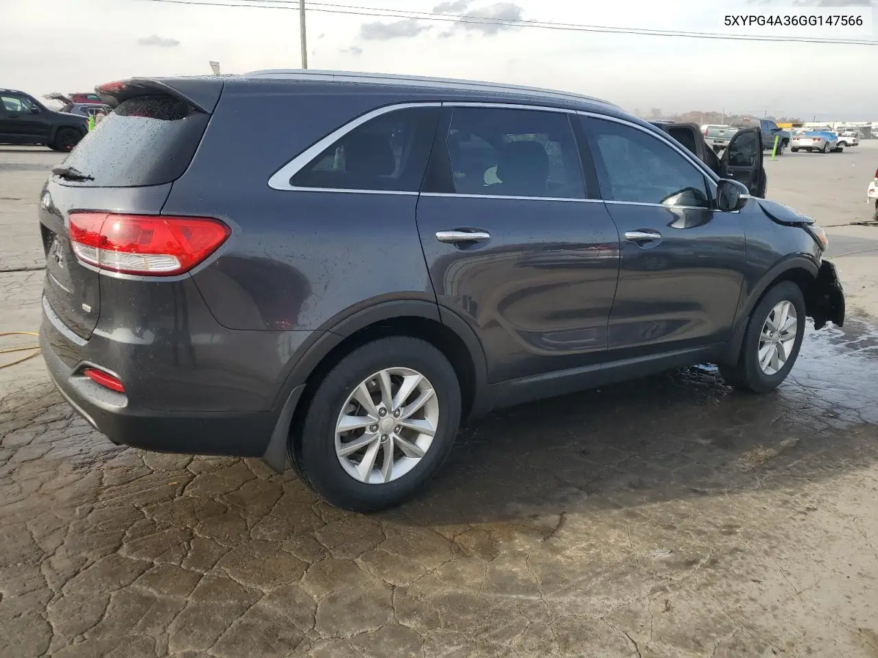 5XYPG4A36GG147566 2016 Kia Sorento Lx
