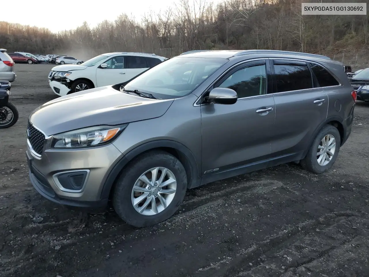 5XYPGDA51GG130692 2016 Kia Sorento Lx