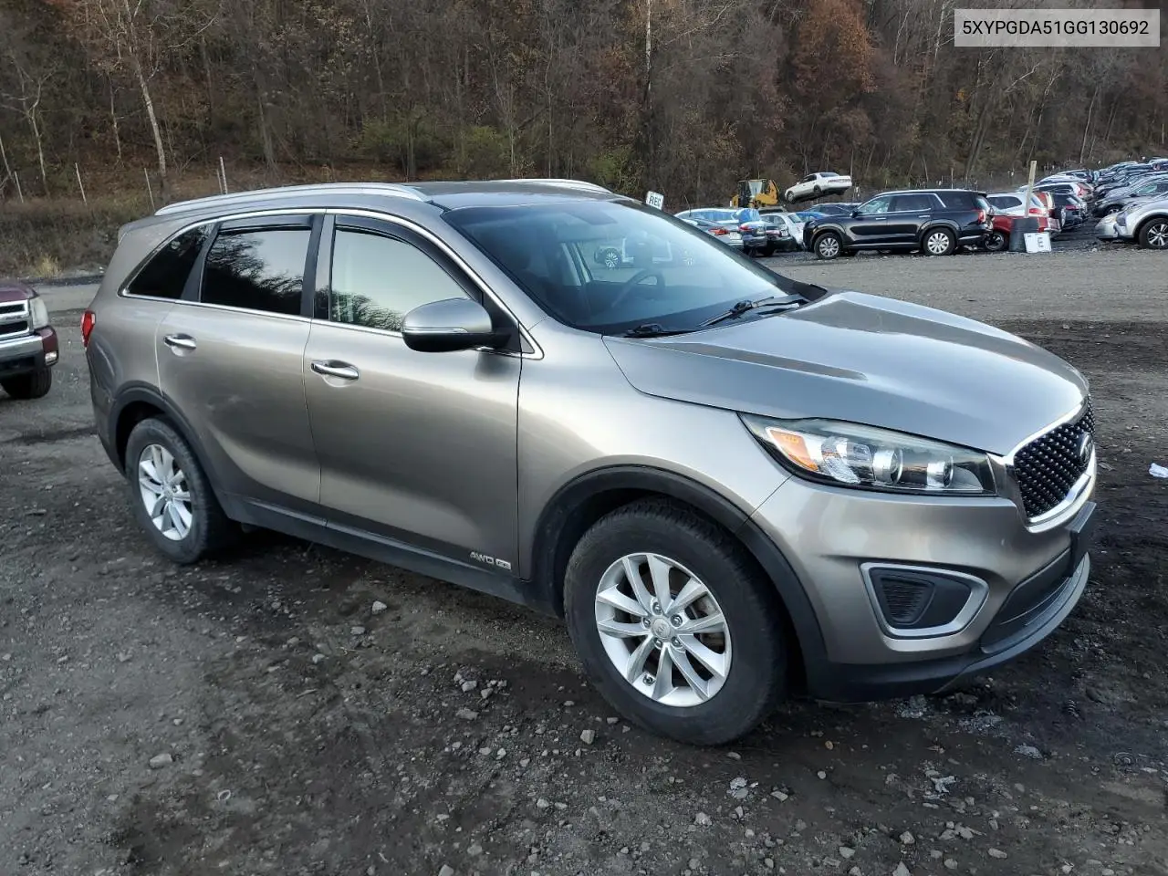 5XYPGDA51GG130692 2016 Kia Sorento Lx