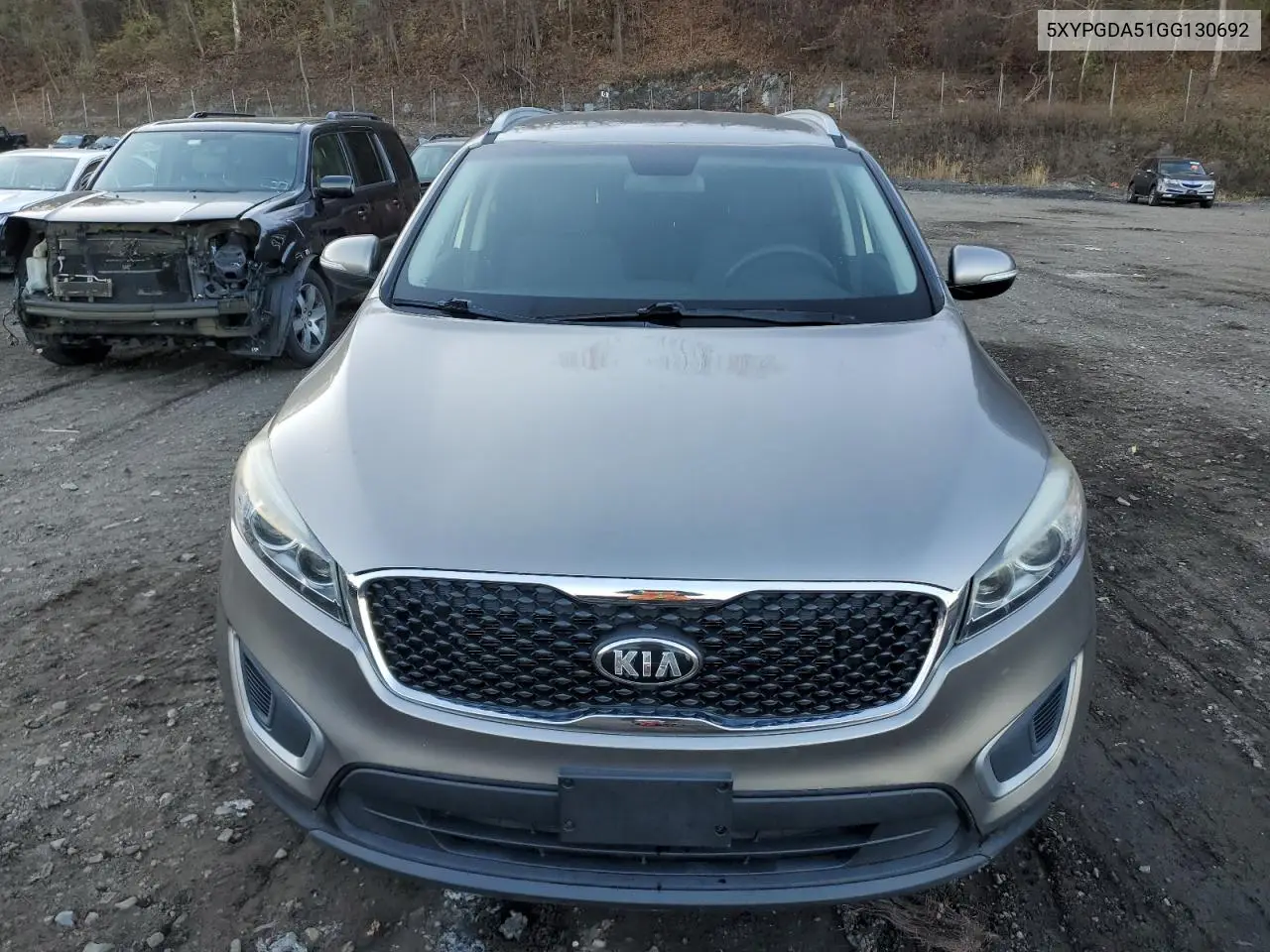 5XYPGDA51GG130692 2016 Kia Sorento Lx