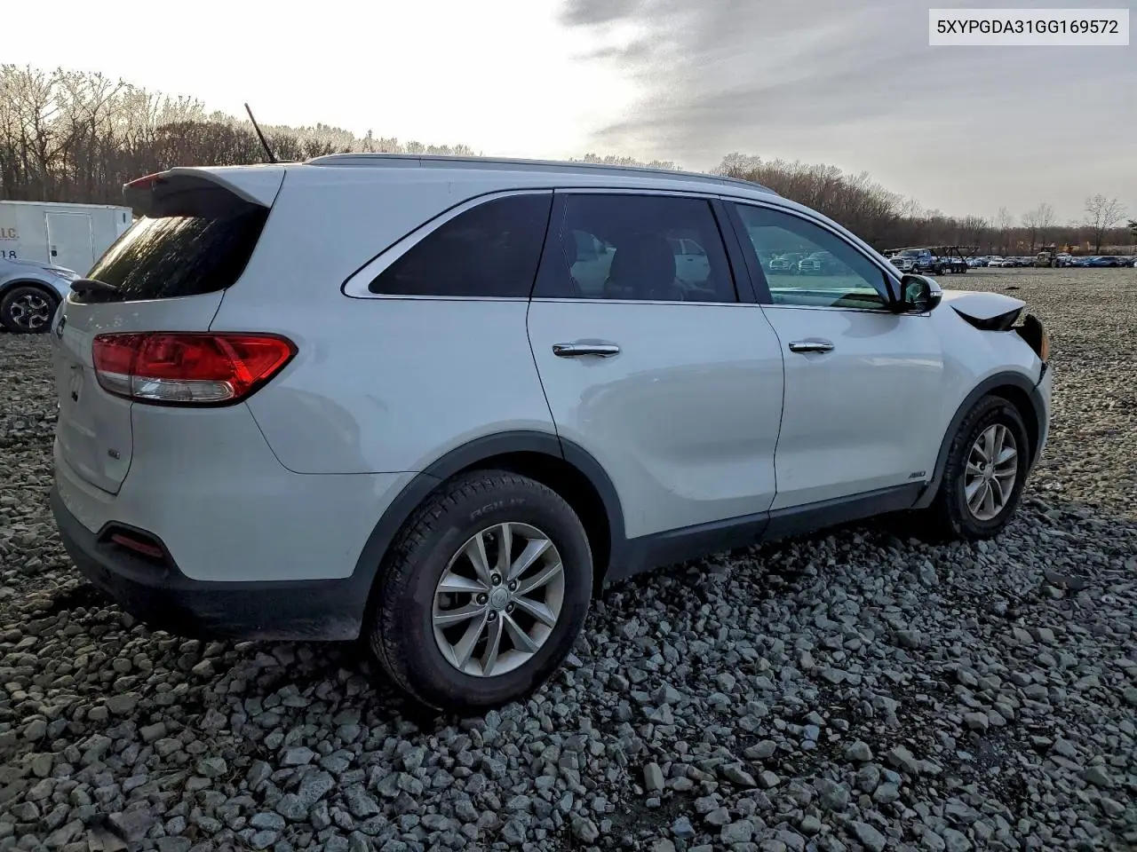 5XYPGDA31GG169572 2016 Kia Sorento Lx
