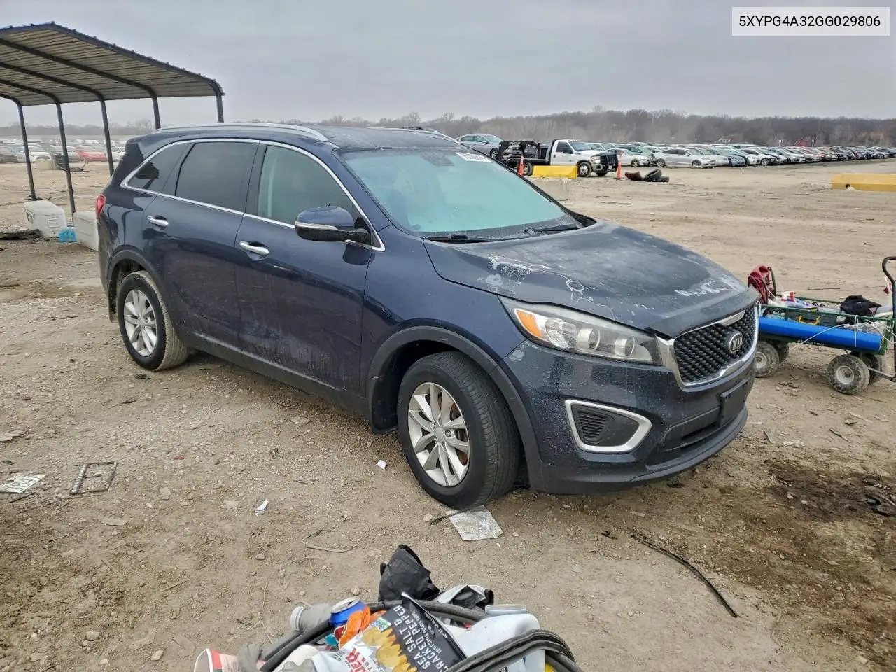 5XYPG4A32GG029806 2016 Kia Sorento Lx