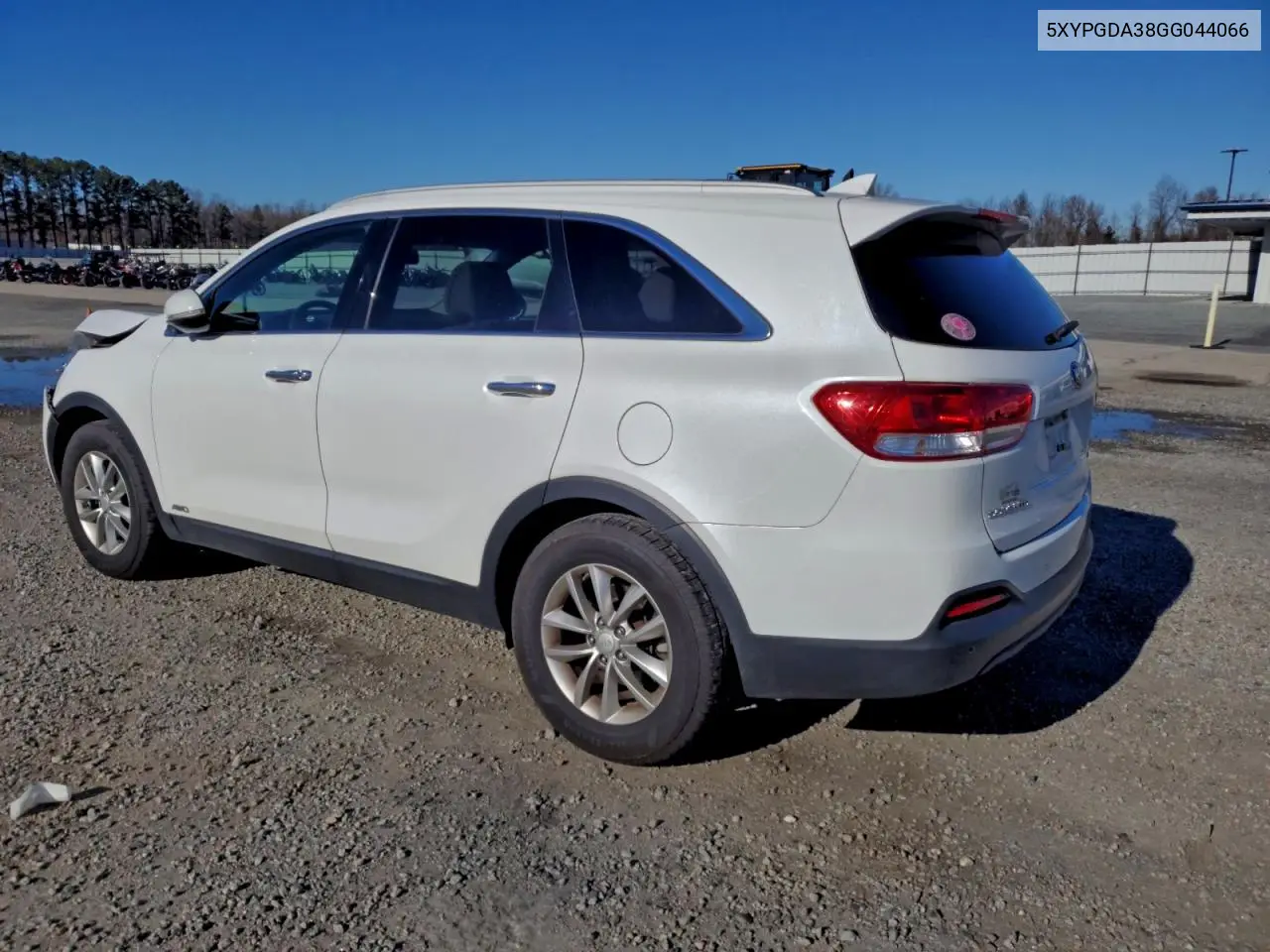 5XYPGDA38GG044066 2016 Kia Sorento Lx