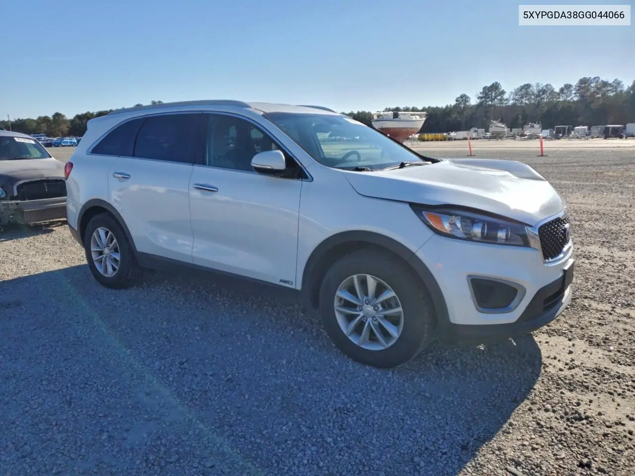 5XYPGDA38GG044066 2016 Kia Sorento Lx