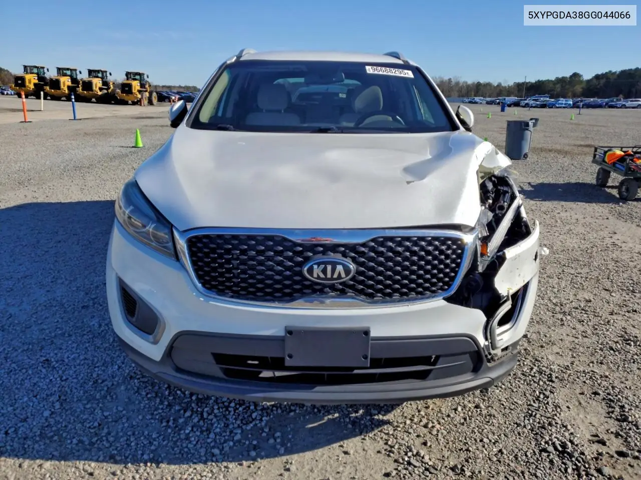5XYPGDA38GG044066 2016 Kia Sorento Lx