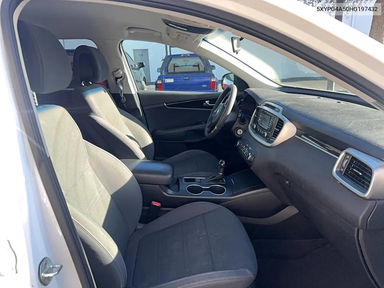 5XYPG4A50HG197432 2017 Kia Sorento Lx
