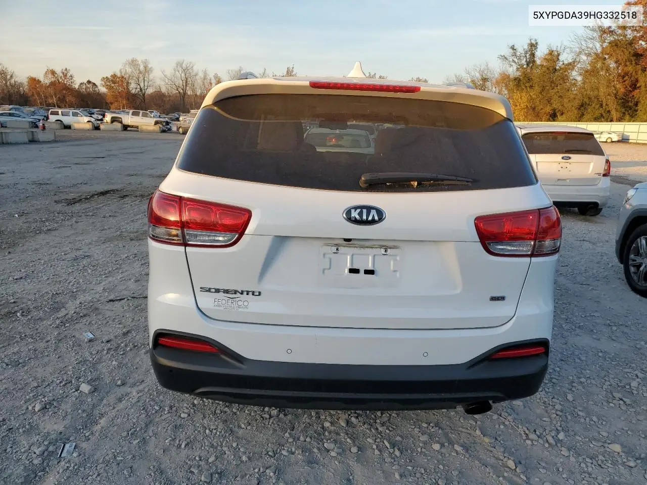 5XYPGDA39HG332518 2017 Kia Sorento Lx