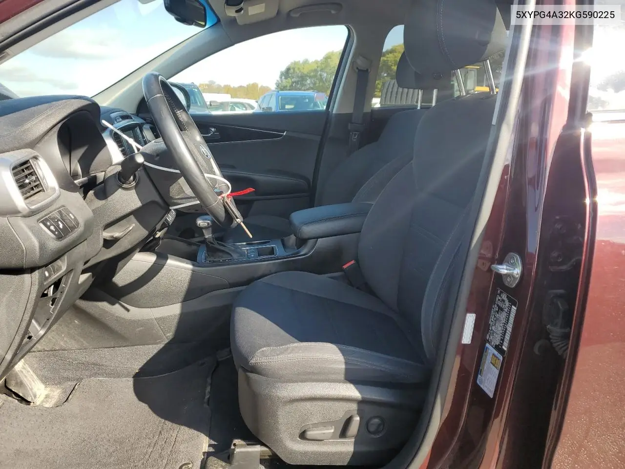 5XYPG4A32KG590225 2019 Kia Sorento L