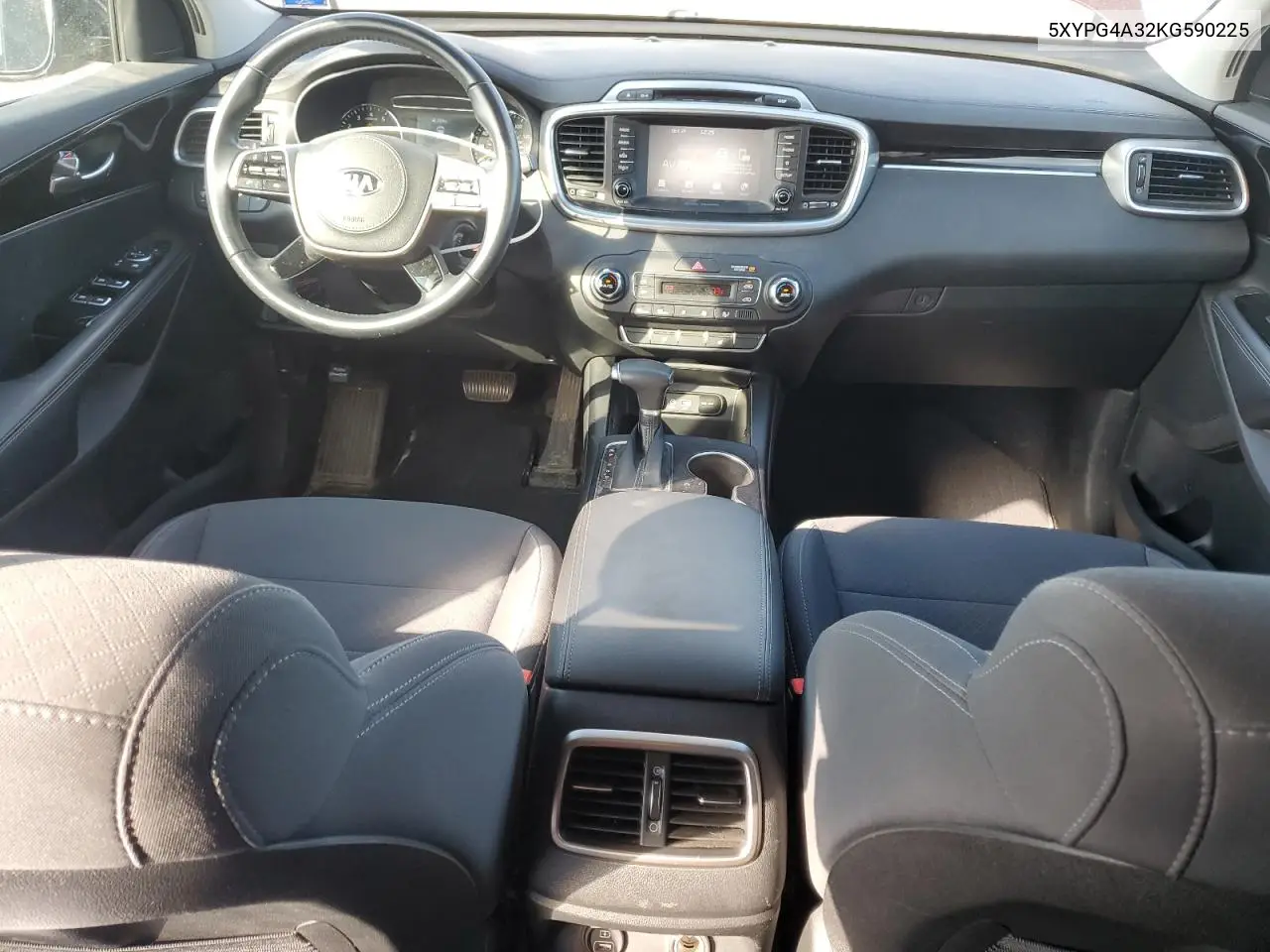 5XYPG4A32KG590225 2019 Kia Sorento L