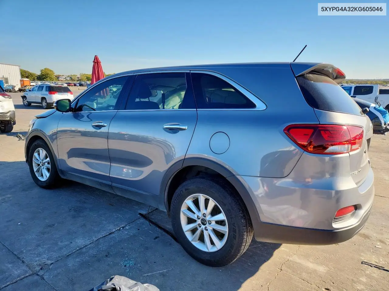 5XYPG4A32KG605046 2019 Kia Sorento L