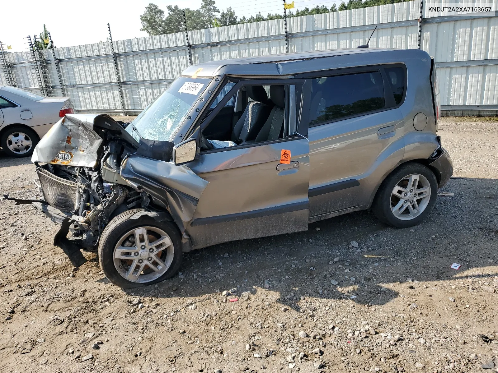 KNDJT2A2XA7163657 2010 Kia Soul +