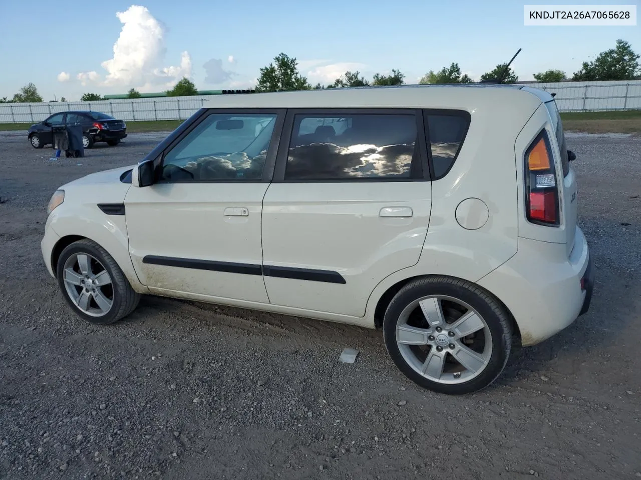 KNDJT2A26A7065628 2010 Kia Soul +