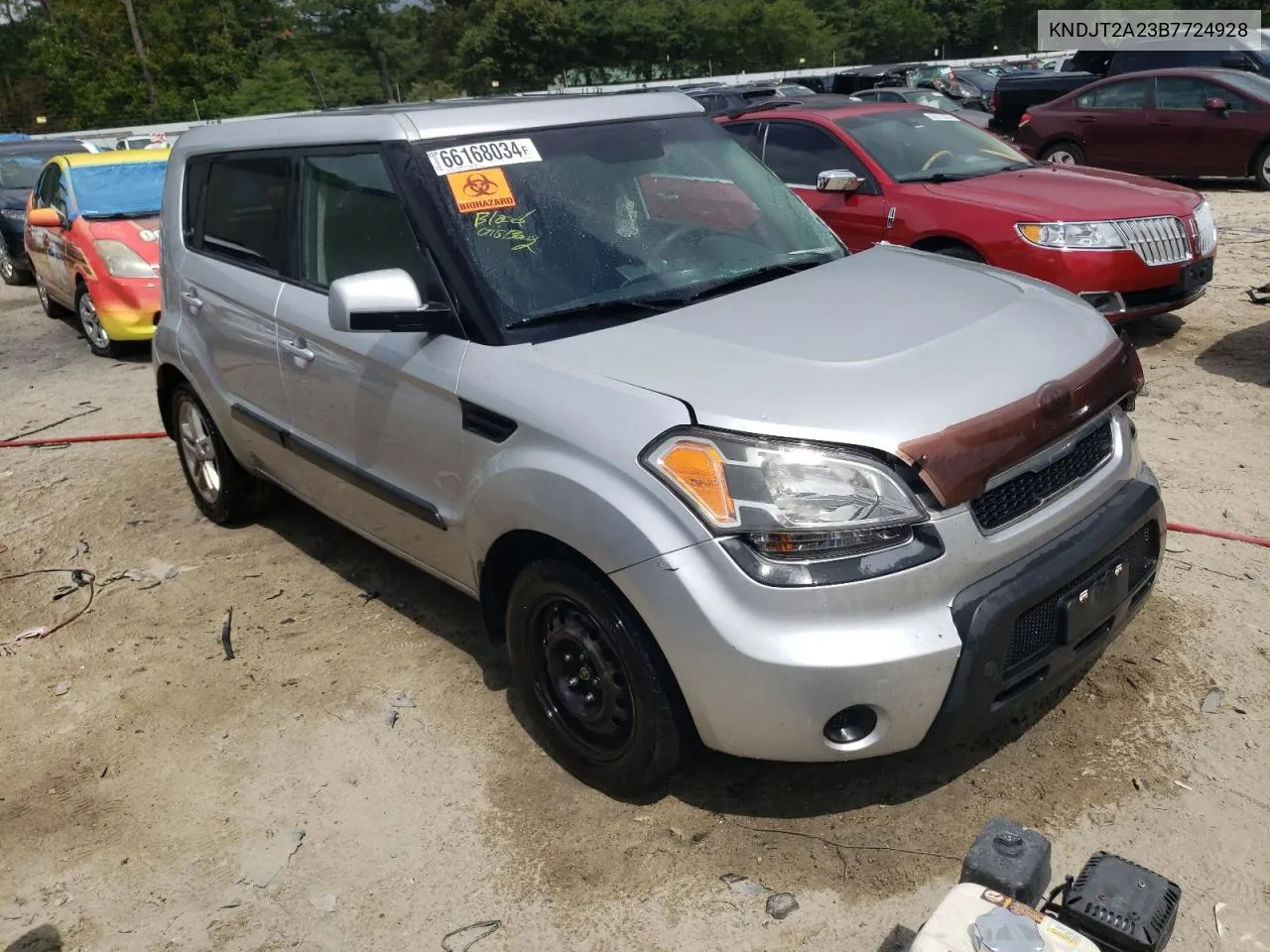 KNDJT2A23B7724928 2011 Kia Soul +