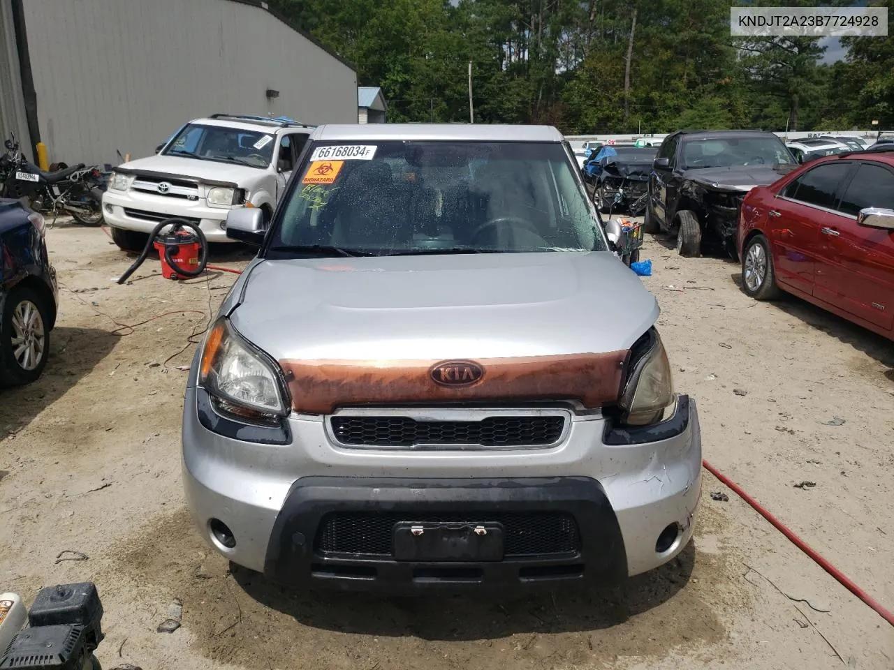 KNDJT2A23B7724928 2011 Kia Soul +