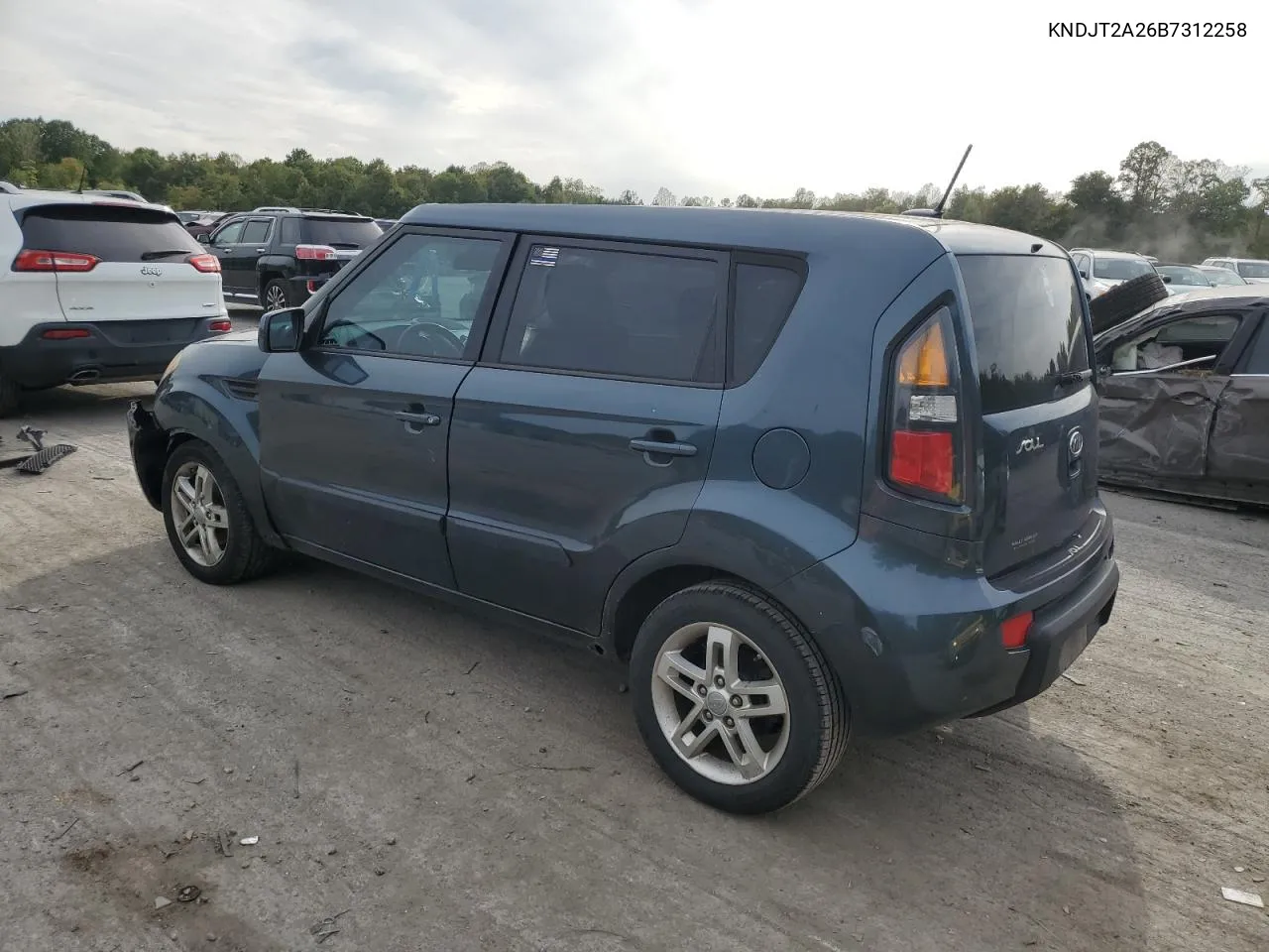 KNDJT2A26B7312258 2011 Kia Soul +