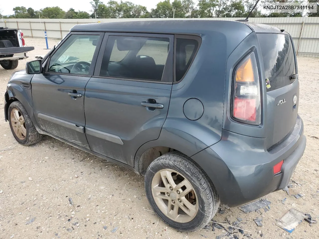 KNDJT2A28B7341194 2011 Kia Soul +