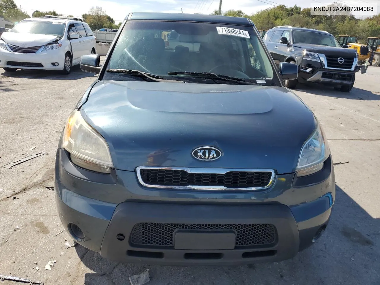 KNDJT2A24B7204088 2011 Kia Soul +