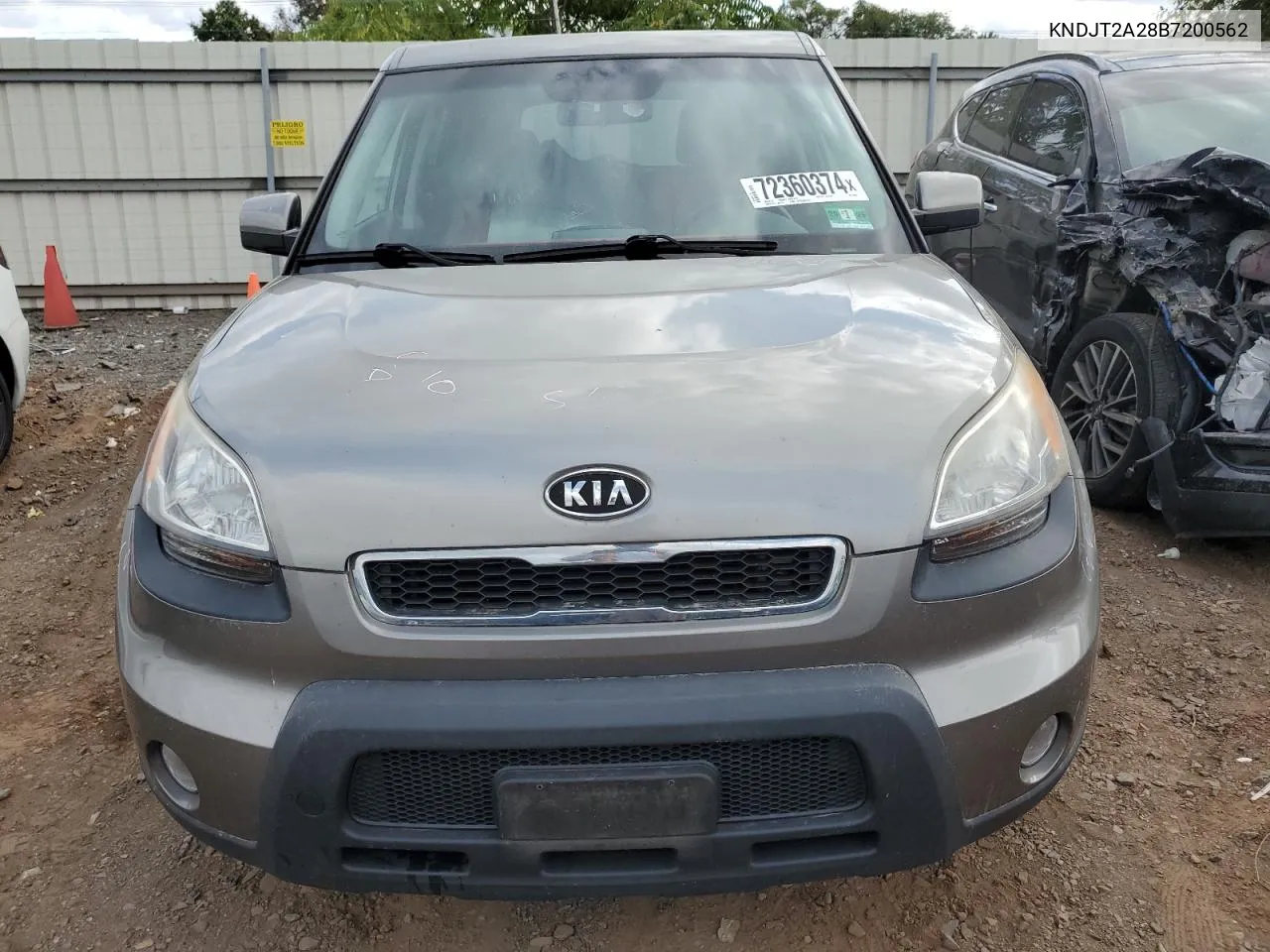 KNDJT2A28B7200562 2011 Kia Soul +