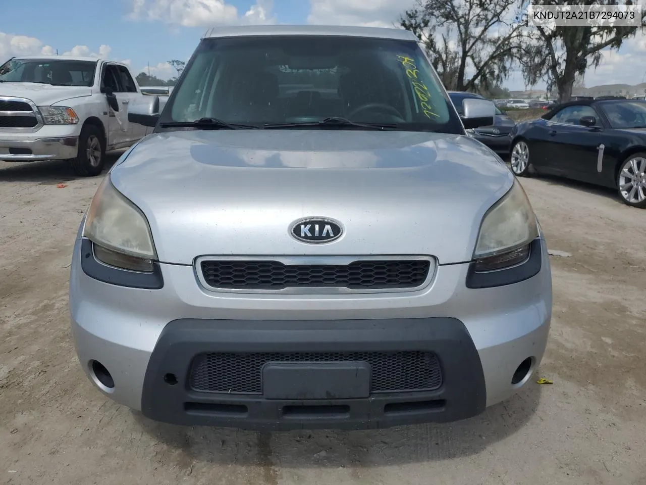 KNDJT2A21B7294073 2011 Kia Soul +