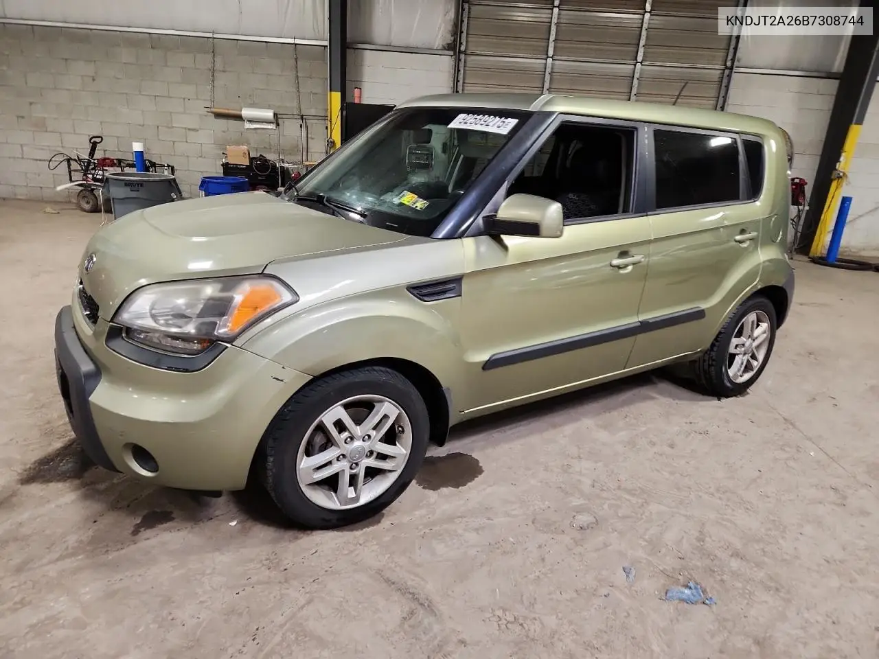 KNDJT2A26B7308744 2011 Kia Soul +