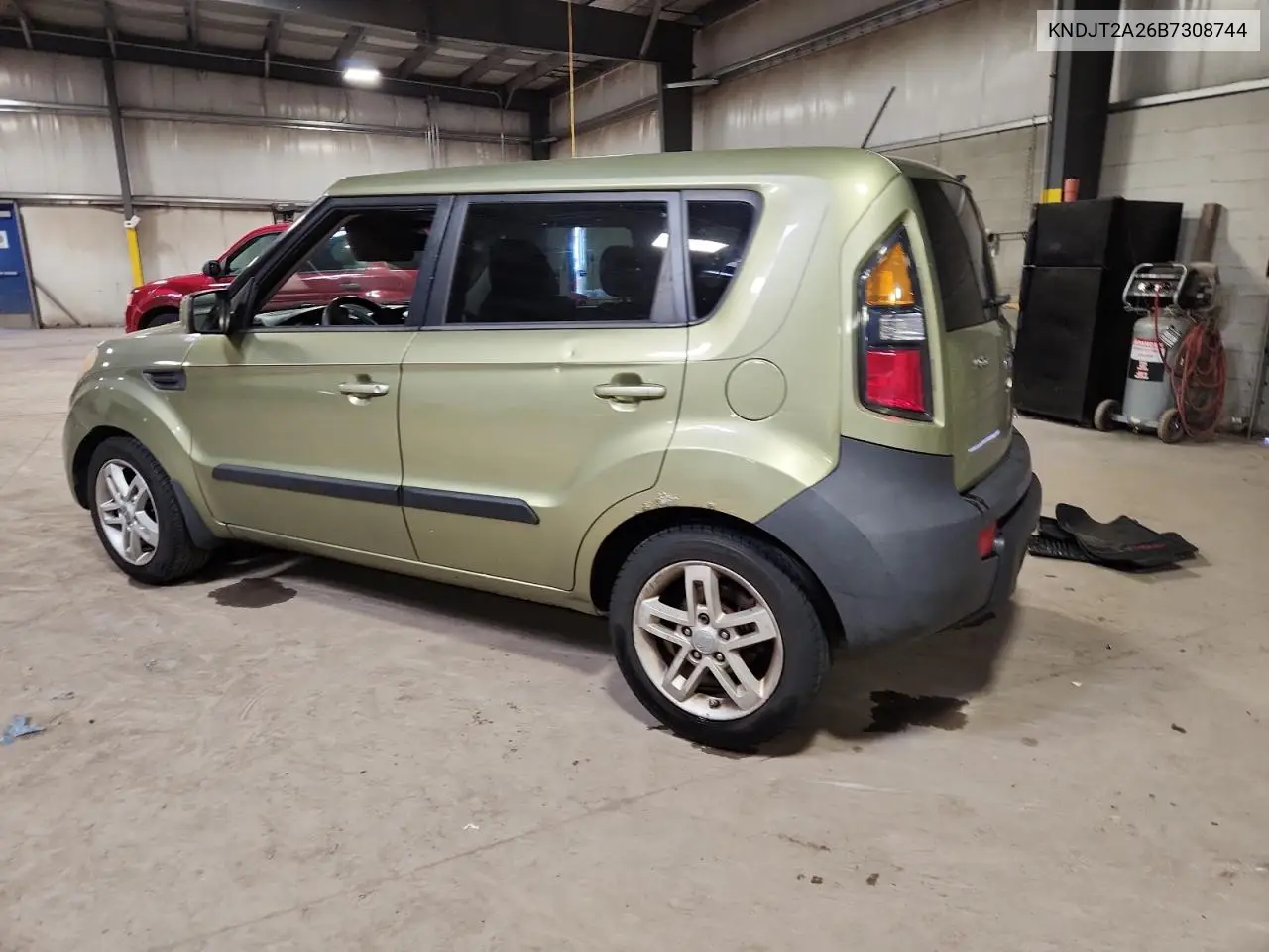 KNDJT2A26B7308744 2011 Kia Soul +
