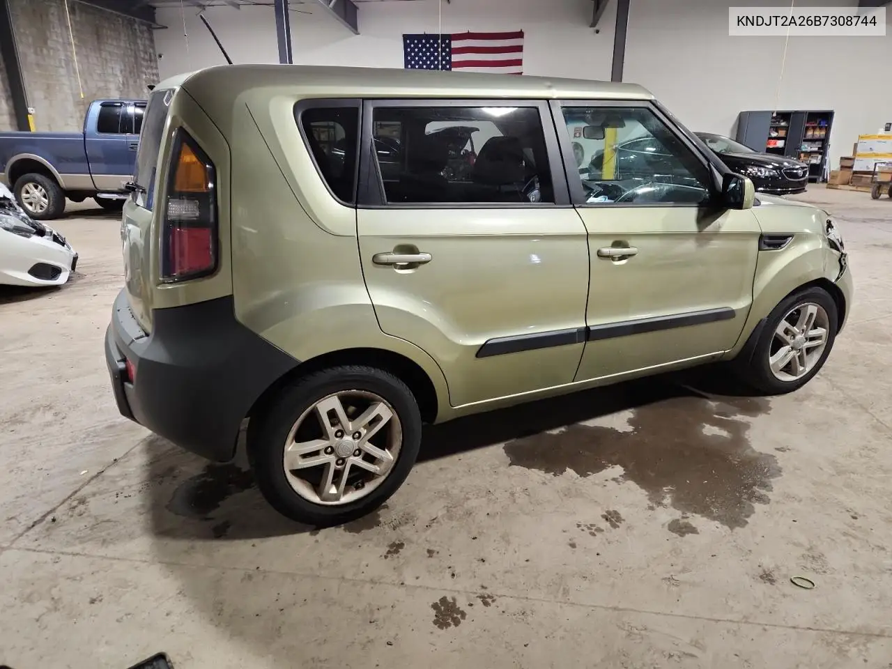 KNDJT2A26B7308744 2011 Kia Soul +