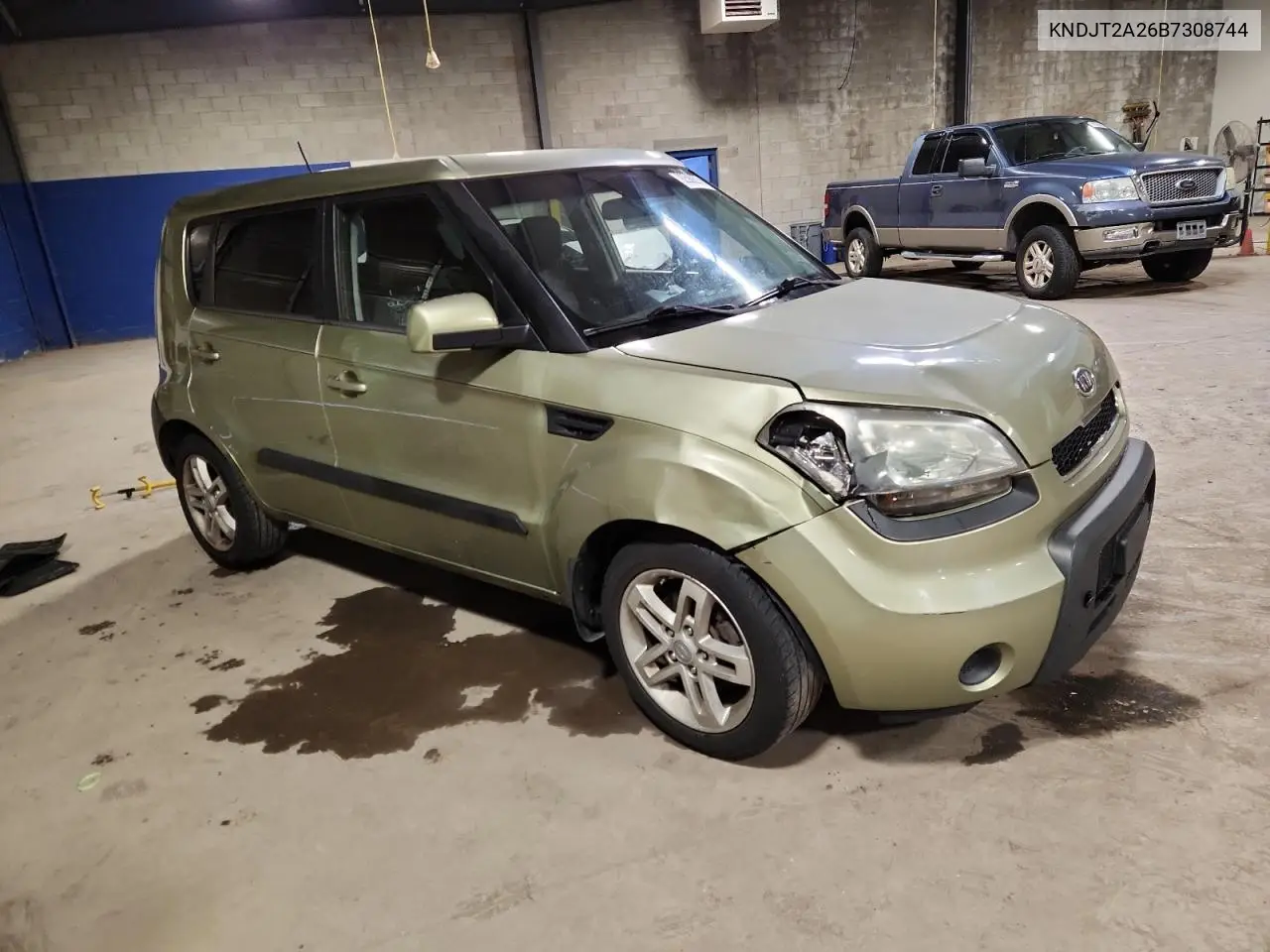 KNDJT2A26B7308744 2011 Kia Soul +