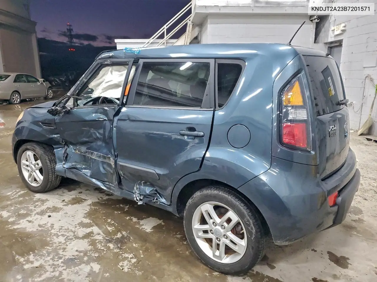 KNDJT2A23B7201571 2011 Kia Soul +