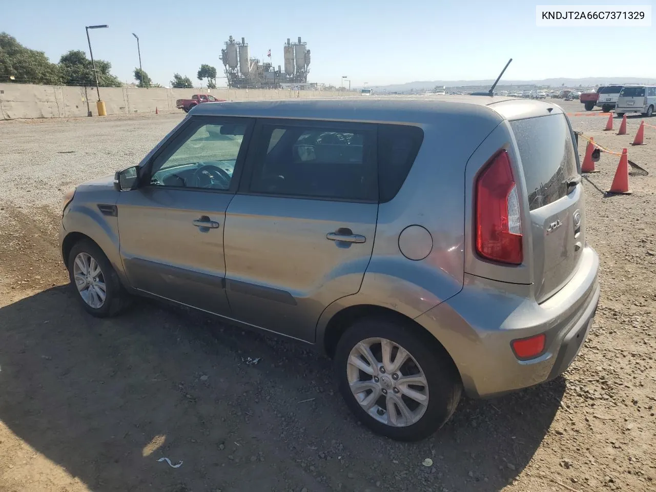 KNDJT2A66C7371329 2012 Kia Soul +