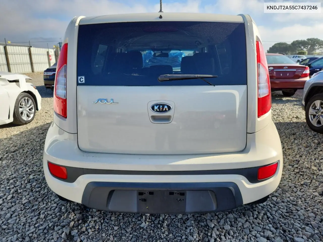 KNDJT2A55C7437246 2012 Kia Soul