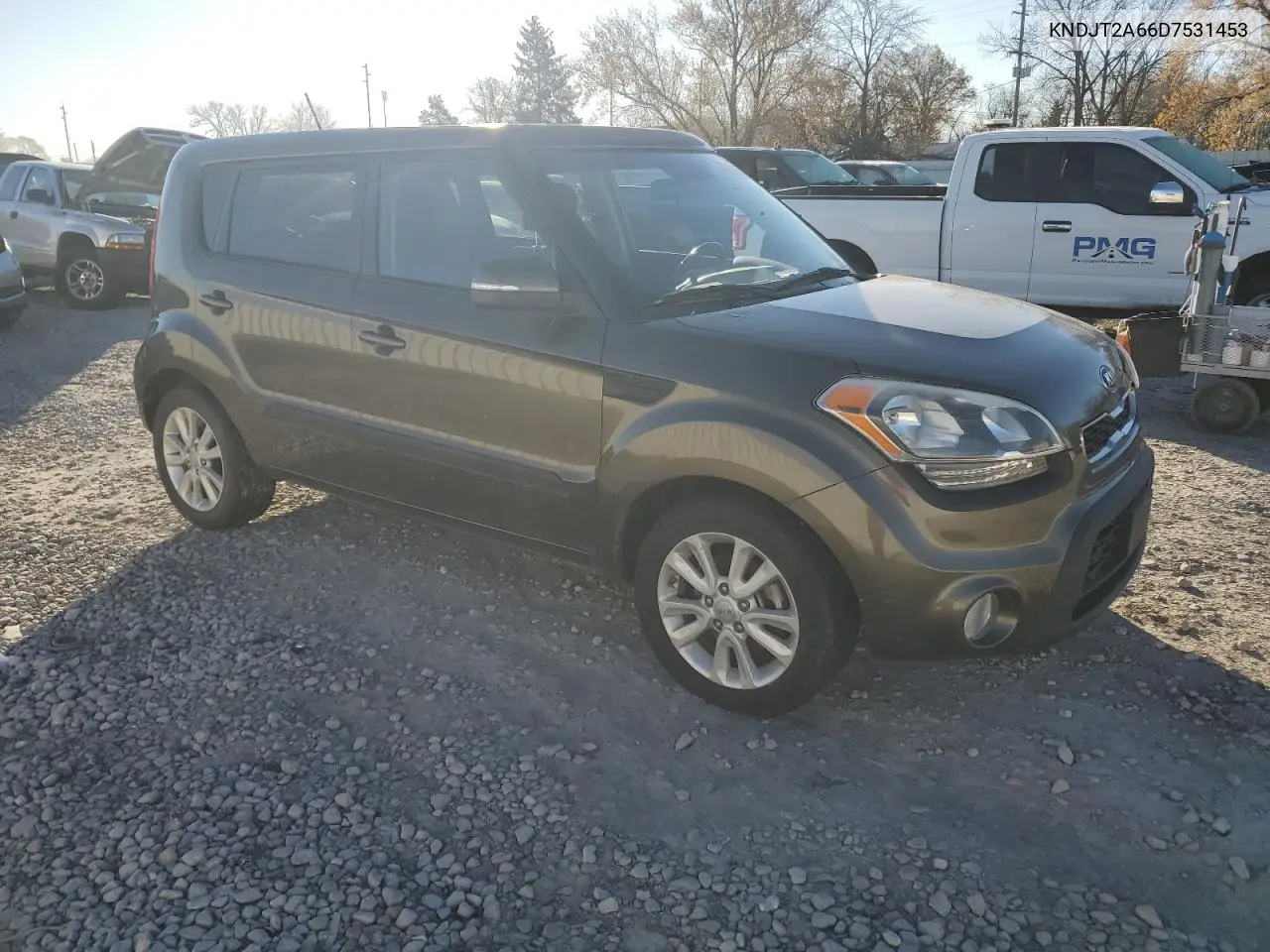 KNDJT2A66D7531453 2013 Kia Soul
