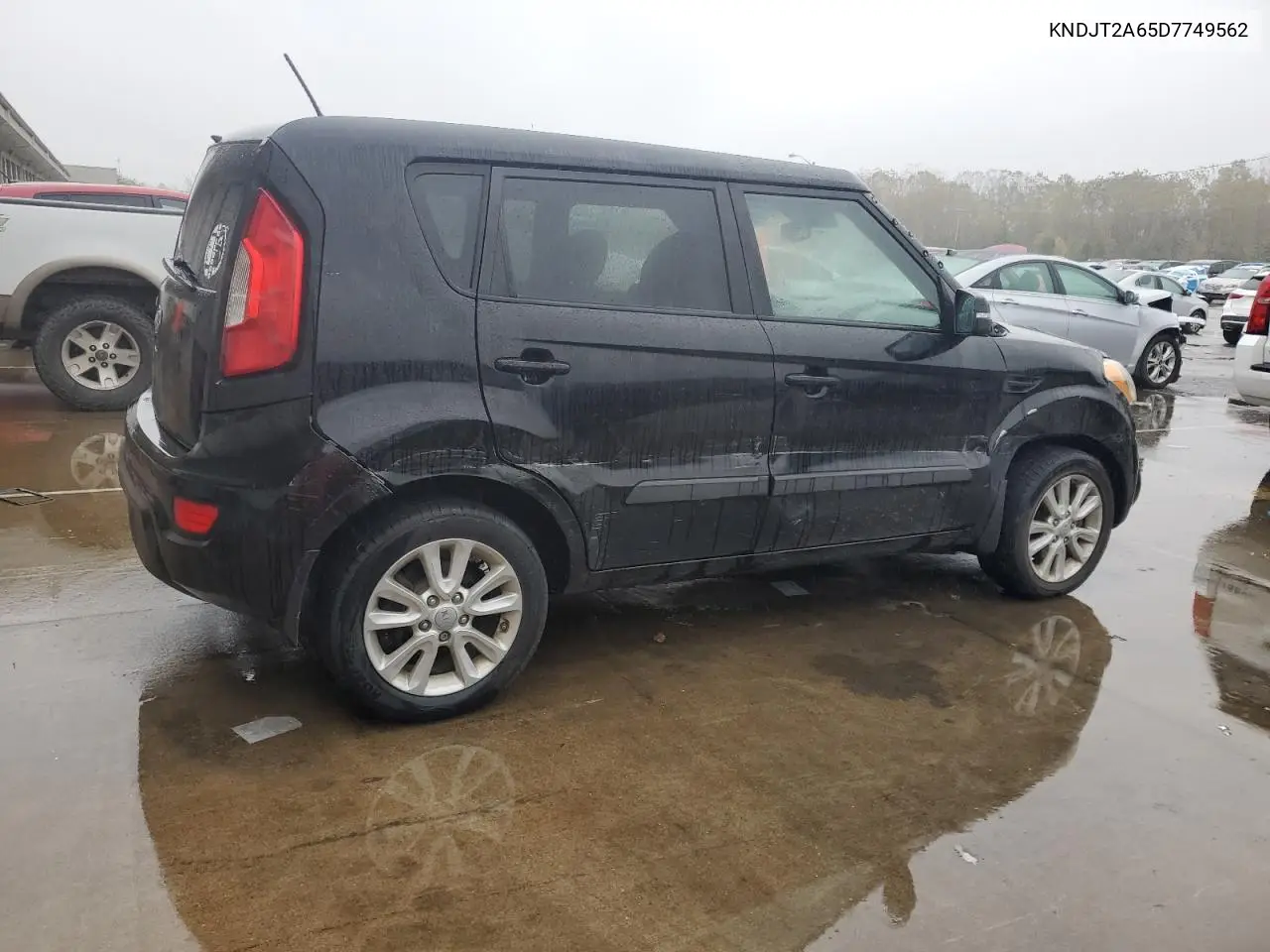 KNDJT2A65D7749562 2013 Kia Soul +