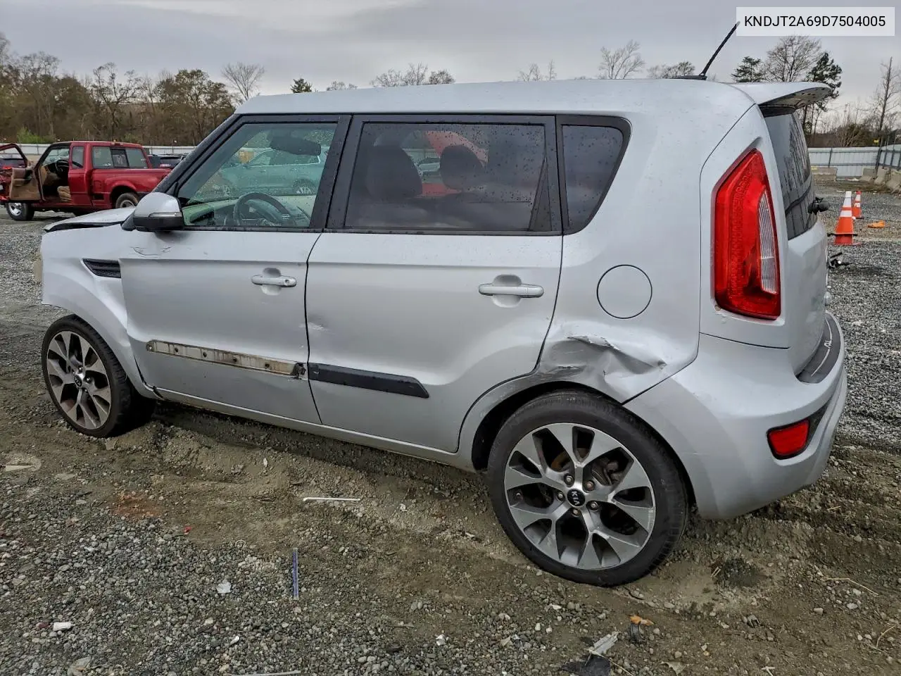 KNDJT2A69D7504005 2013 Kia Soul +