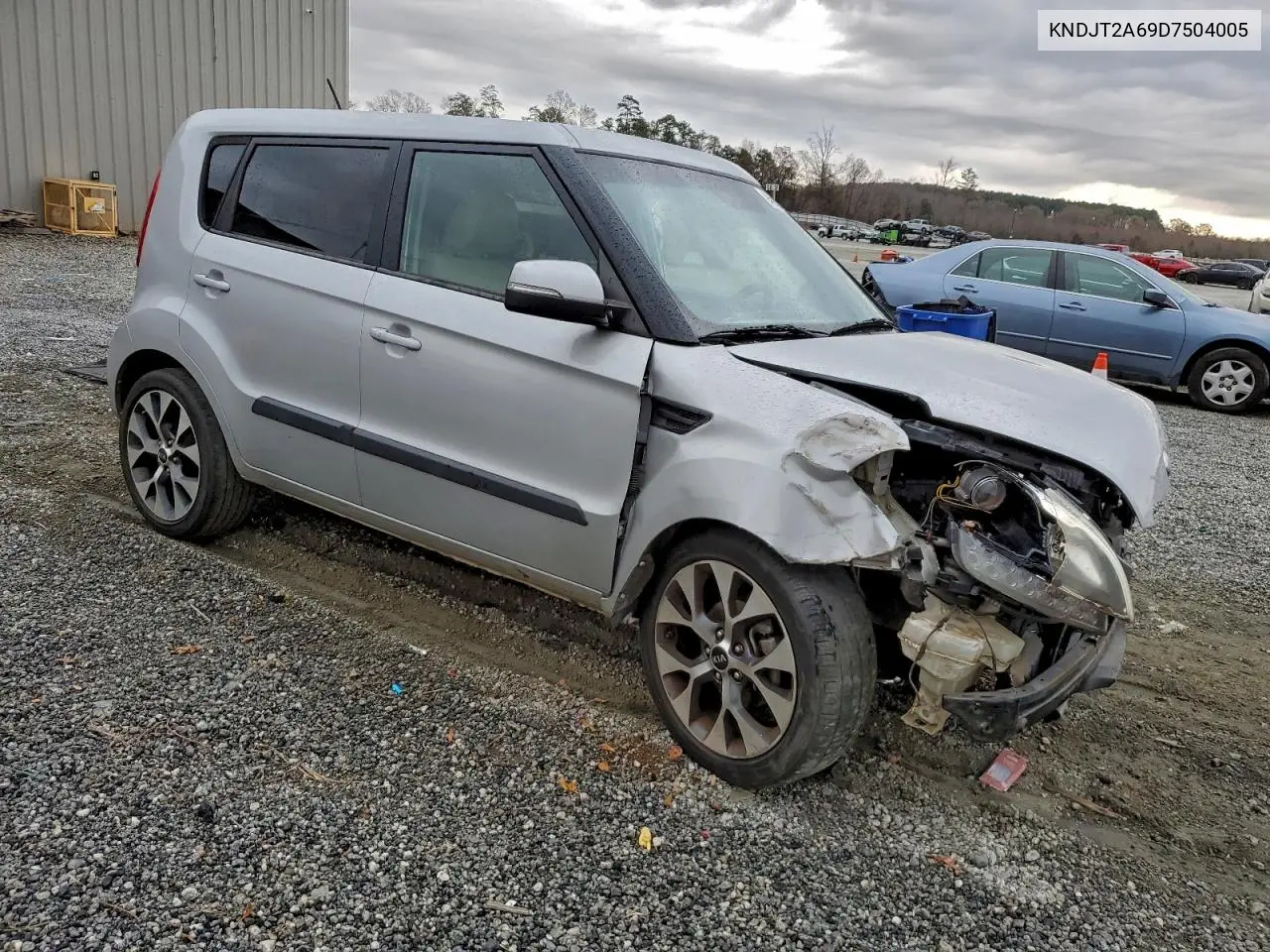 KNDJT2A69D7504005 2013 Kia Soul +