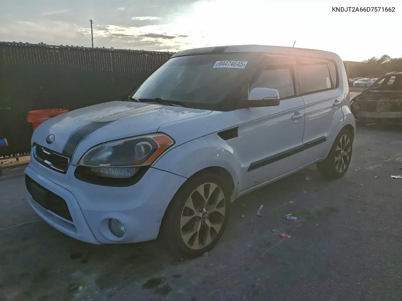 KNDJT2A66D7571662 2013 Kia Soul +