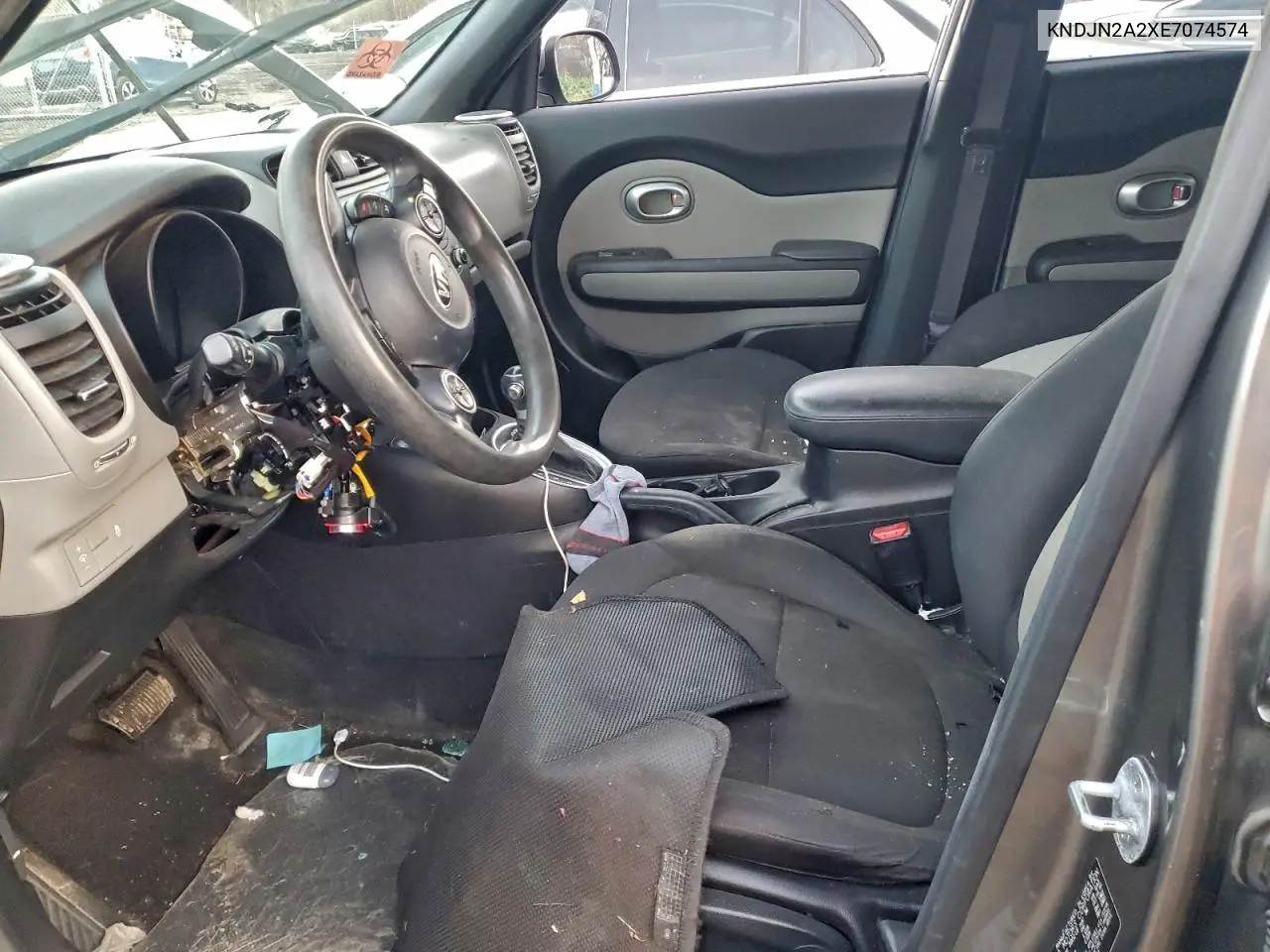 KNDJN2A2XE7074574 2014 Kia Soul