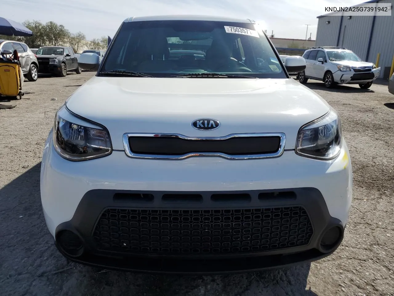 KNDJN2A25G7391942 2016 Kia Soul