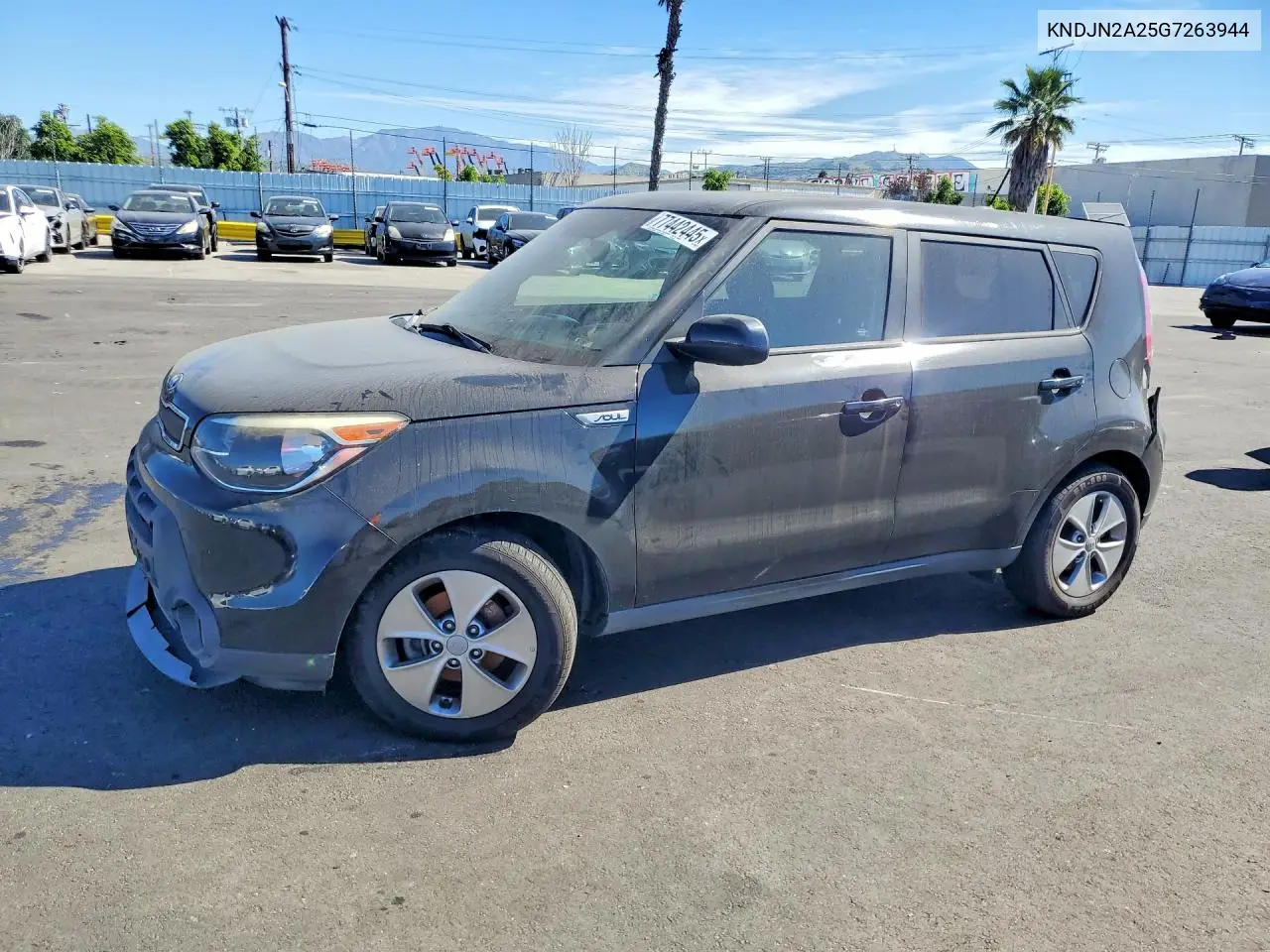 KNDJN2A25G7263944 2016 Kia Soul Base