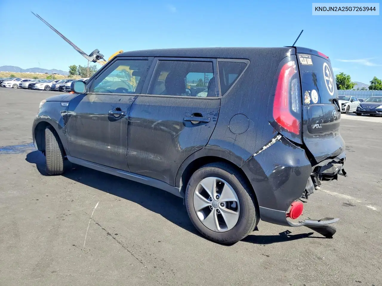 KNDJN2A25G7263944 2016 Kia Soul Base
