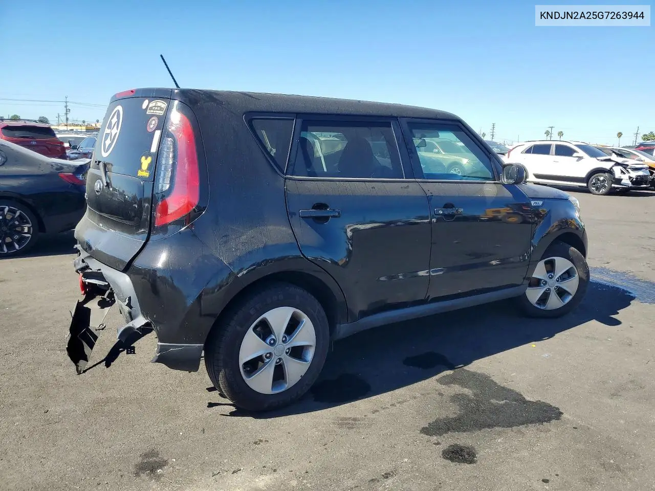 KNDJN2A25G7263944 2016 Kia Soul Base
