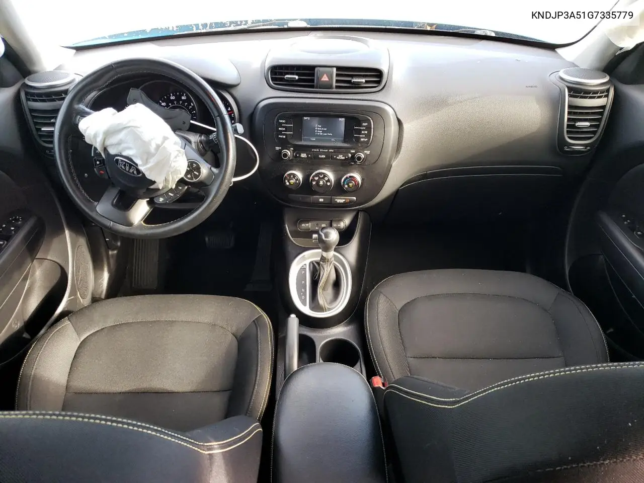 KNDJP3A51G7335779 2016 Kia Soul +