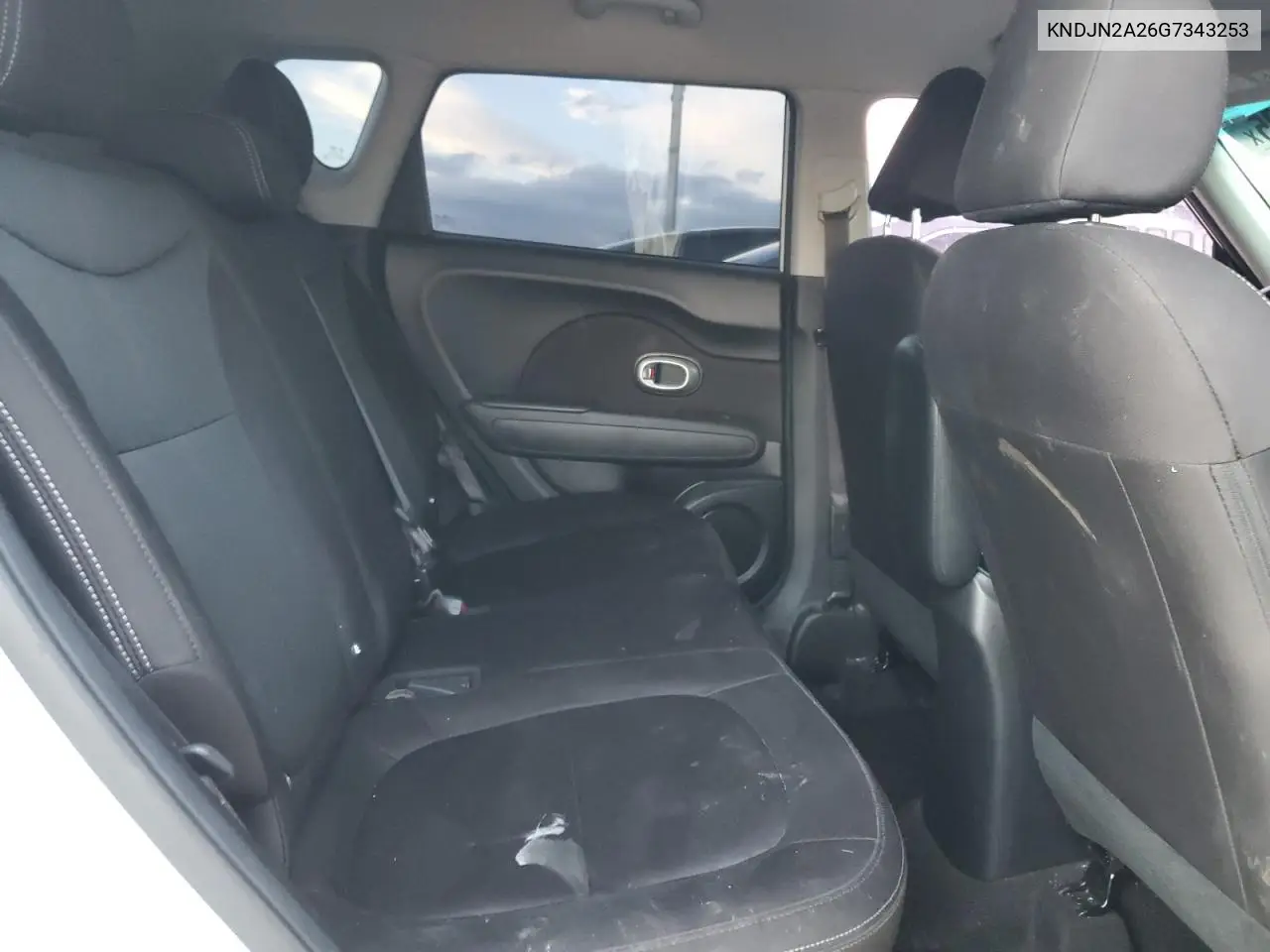 KNDJN2A26G7343253 2016 Kia Soul